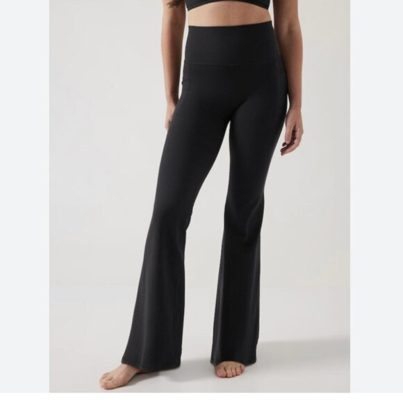 Athleta Salutation stash flare Pant Black XL flared leggings - Picture 7 of 7